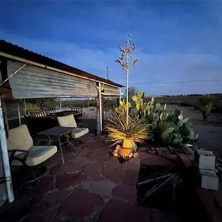 Hole In The Wall Getaway - Usa Mexico Border Bed And Breakfast